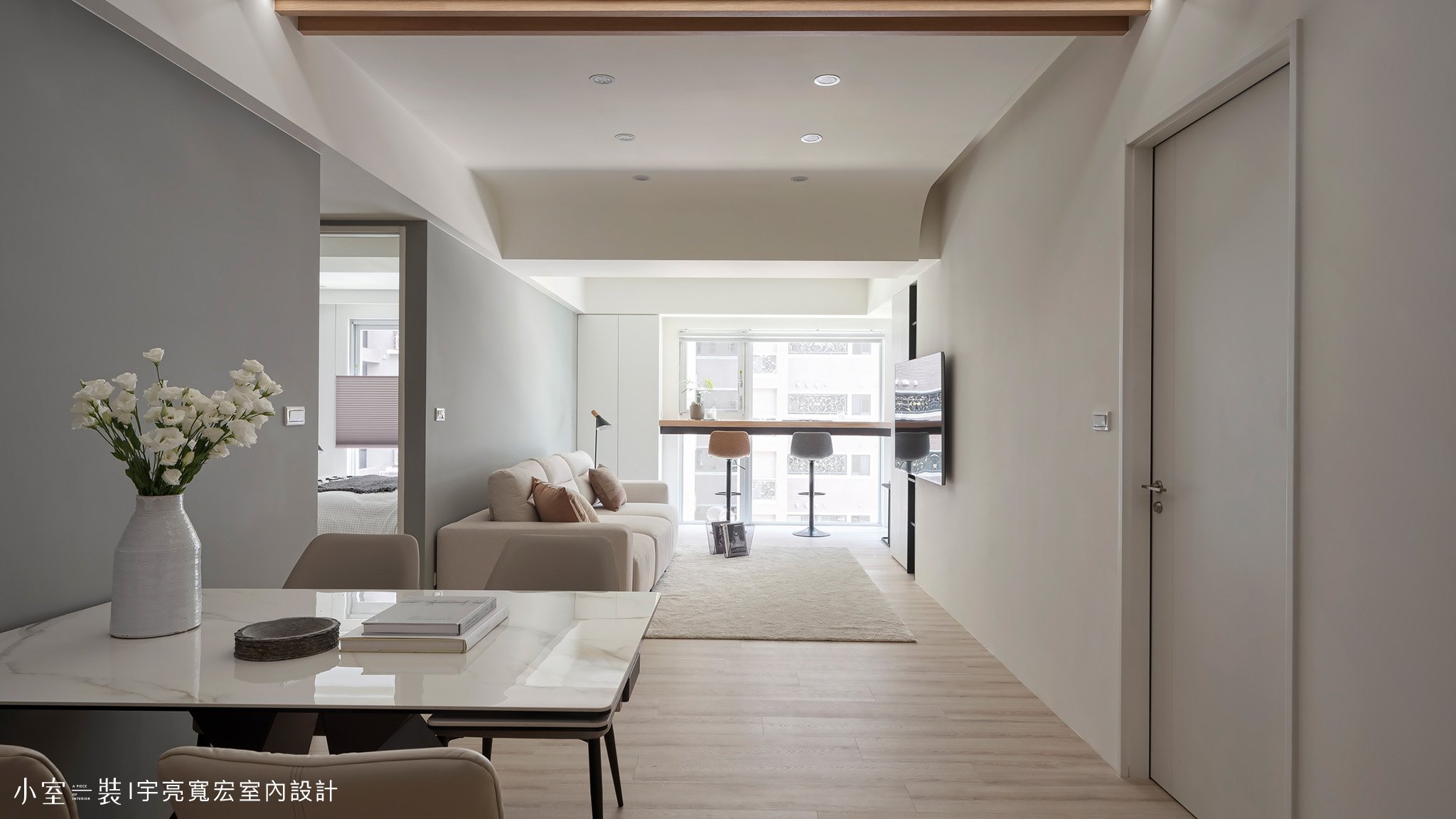 玄關燈光設計，嵌燈與間接照明氛圍